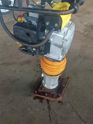 ROBIN EH12 PETROL RAMMER COMPACTOR