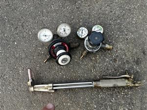 Cutting torch & gauges oxygen 