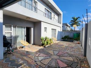Townhouse For Sale in Bendor