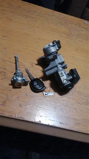 Suzuki Swift ignition set with key 
