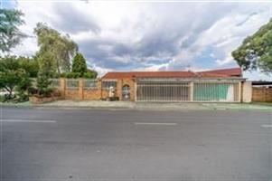 Welcome to this exquisitely appointed family residence located in the suburb of Van Dyk Park.