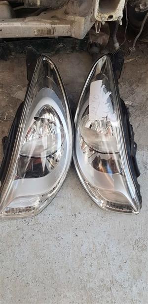 Hyundai i10 headlamps used