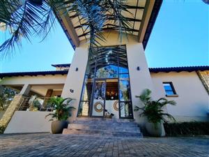 ONE OF THE WATERBERG’S MOST IMPRESSIVE MODERN HOMES ON A RARE HUGE STAND WITH SOLAR & BOREHOLE