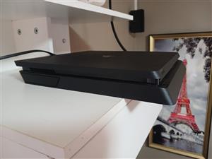 Playstation 4 slim