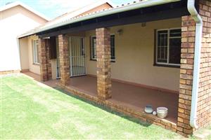 Beautiful 3 Bedroom simplex in Pomona