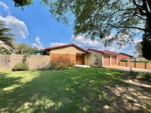 House For Sale in Van Dyk Park