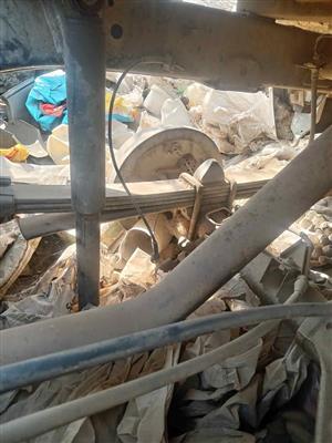 Nissan Navara leaf springs still on vechile