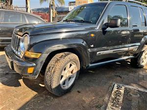 We are stripping this vehicle 2005 Jeep Cherokee 3.7 Kj 