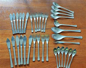 AMC Cookware , Cutlery set . REDUCED TO GO !