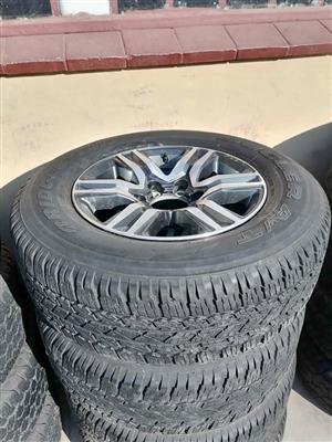 Toyota Hilux 17 inch diamond (WITH USED TYRES)