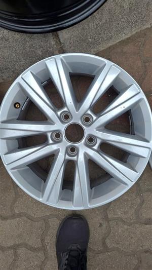 15inch VW Polo TSi & Vivo original new mags (5x100 pcd) set 