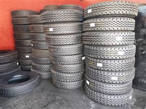 315/80r22.5 and 12r22.5 new retreaded truck and trailer tyres