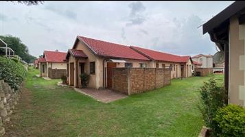 Townhouse For Sale in Meredale