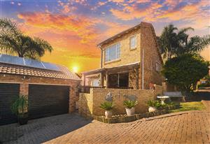 Townhouse For Sale in Honeydew Ridge