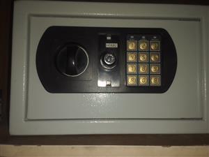 Digital key safe