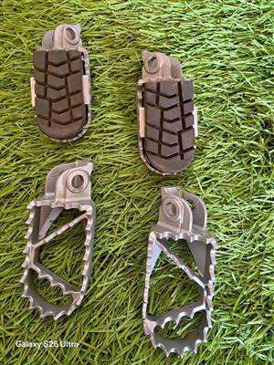 KTM foot pegs