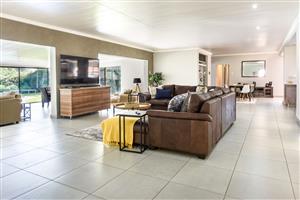 UNBELIEVABLE SW 5 Proper Property New To The Market....(Smart App For All The Lights)