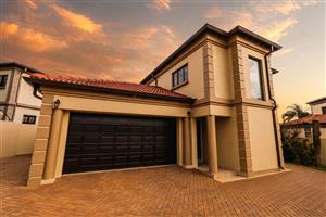 House For Sale in Willowbrook