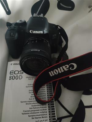 Canon EOS 800D Cameron with bag
