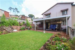 Townhouse For Sale in Woodhaven