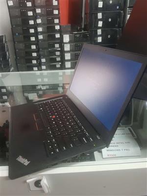 Lenovo Thinkpad T470  Corei5-6300U@2.40GHZ 8GB RAM 256GB SSD INTEL HD GRAPHICS 520 WINDOWS 10 PRO
