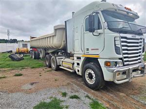 2011 Freightliner  Truck