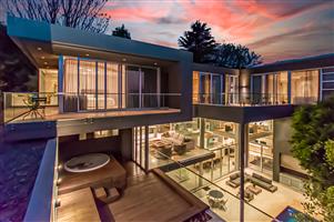 Elevated Living with Architectural Excellence. Iconic Views