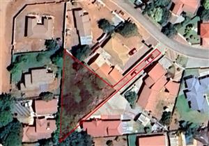 Vacant Stand for Sale in Flora Park