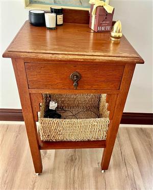 Oak bedside pedestal