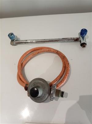 Cadac gas pipe (8mm) with regulator & multi-purpose connector/ fitting