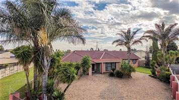 House For Sale in Mackenzie Park