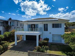 House For Sale in Jongensfontein