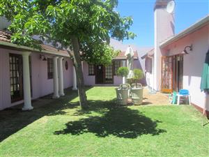 Fully Furnished and Equipped Pinelands Cottage/Flat/Town House