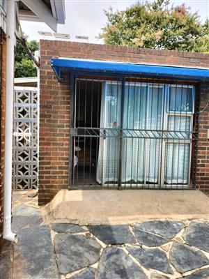 1 slaapkamer te huur in Pretoria (Queenswood)