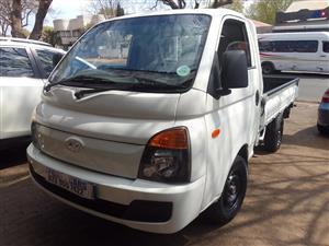 2015 HYUNDAI H100 2.6D MANAUL DIESEL WHITE COLOR  SPARE KEY  