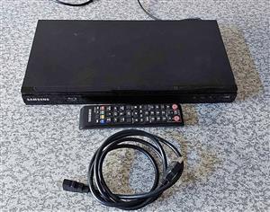 Samsung Blu ray player with remote and hdmi cable