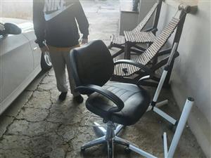 Salon chair