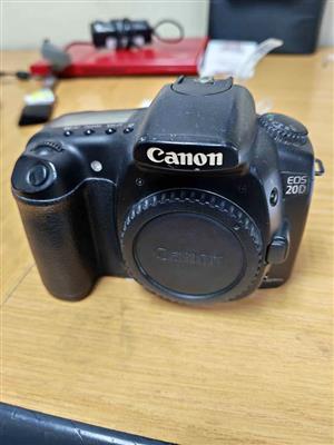 Canon 200D - sold as is