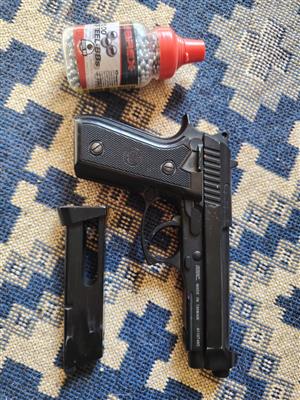 Gas Pistol
