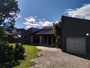 House Rental Monthly in Loerie Park