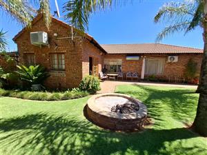 House For Sale in Roylglen Gardens