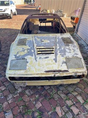 Bmw fibreglass replica body (M1 lookalike)