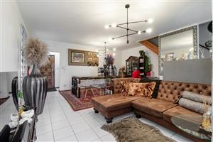 Welcome to this charming enclave nestled on the outskirts of Norscot Koppies.