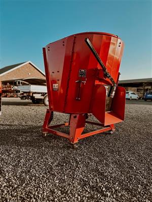 Feed Mixer