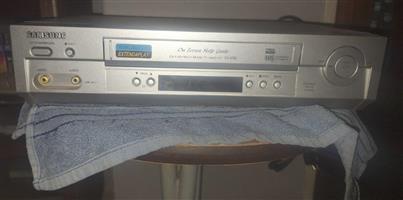 Samsung VCR (Video Cassette Recorder) & Remote Control