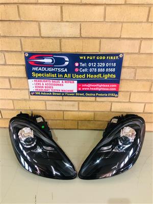 Porsche Boxter/Cayman 718/982 black left and right side xenon headlights