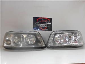 VW Transporter T5 headlight set