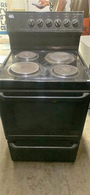 Defy stove as is  280 Steve Biko road  Gezina  Pretoria   calls only