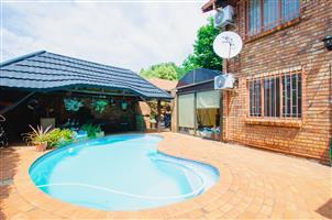 EXLUSIVE MANDATE Charming & Immaculate Family Home in Doornpoort