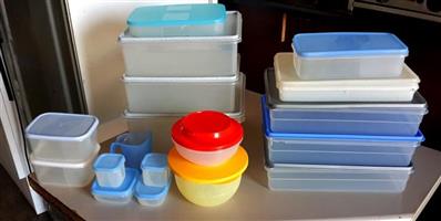 Various size lunchboxes for sale